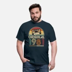 Gildan '1981 Vintage Jahrgang Geburtstag Retro Geschenk' Männer T-Shirt | Spreadshirt -Steman Clothing Shop 1981 vintage jahrgang geburtstag retro geschenk maenner t shirt 2