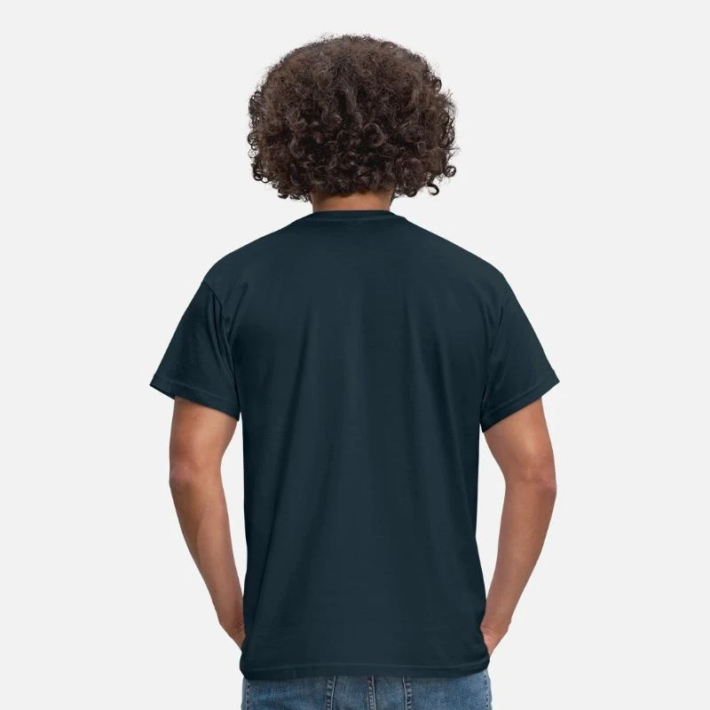 Gildan 'AV8R | AVIATOR Flieger, Piloten' Männer T-Shirt | Spreadshirt 3 Gildan 'AV8R | AVIATOR Flieger, Piloten' Männer T-Shirt | Spreadshirt – Bild 2