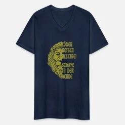 Gildan 'Löwen Reisen Alleine !' Männer-T-Shirt Mit V-Ausschnitt | Spreadshirt -Steman Clothing Shop loewen reisen alleine maenner t shirt mit v ausschnitt 2